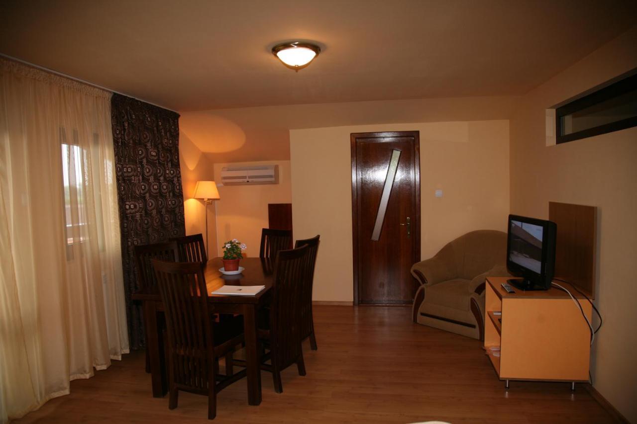 Vila Delta Travel - Mila 23 Mila Douăzeci şi Trei Habitación foto